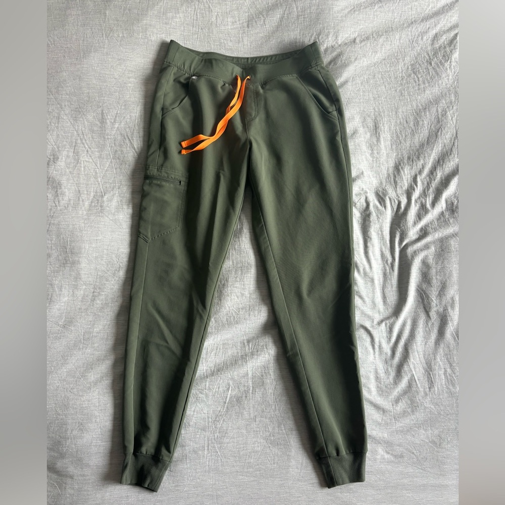 Figs Zamora Jogger, Moss. Size M Tall.